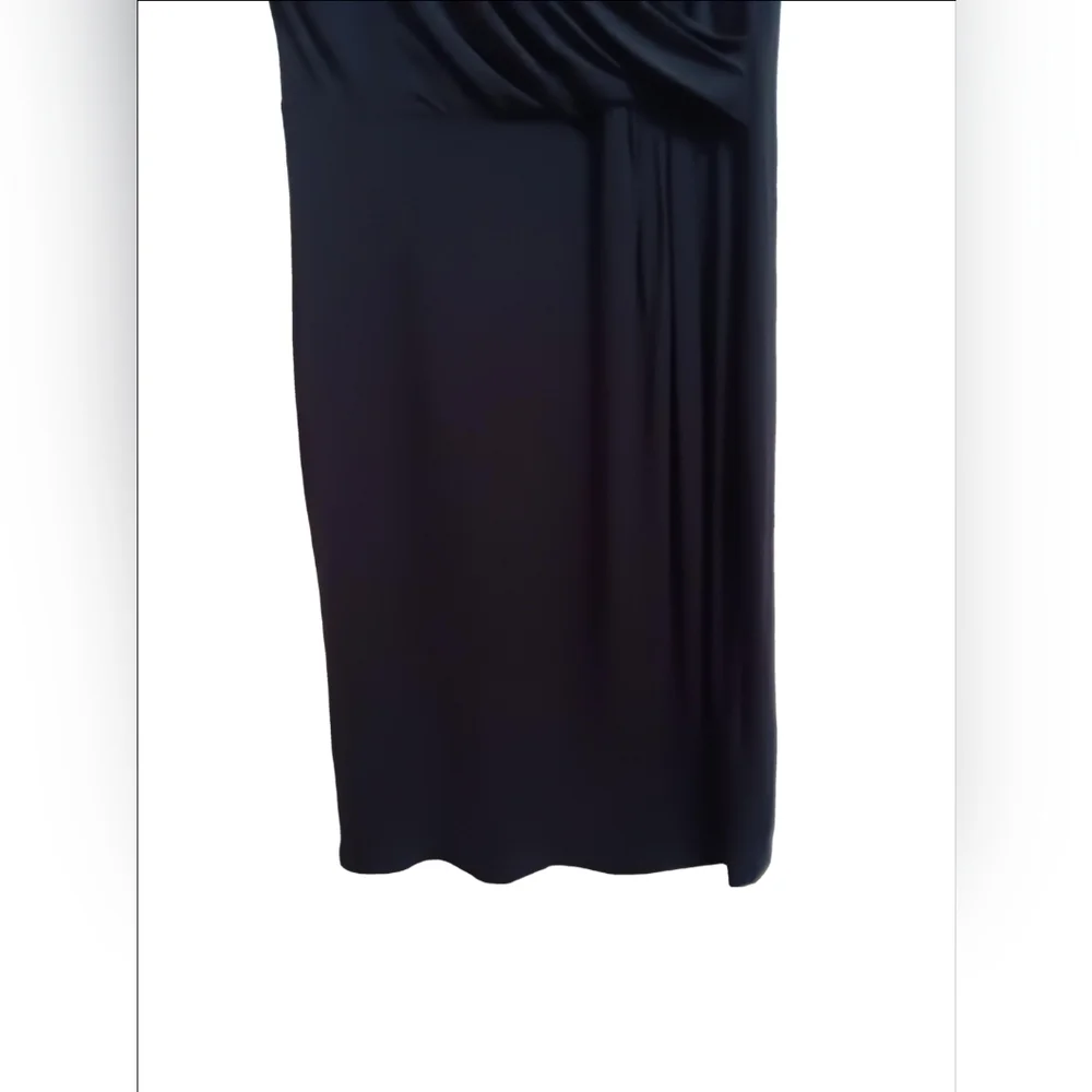 Tahari Black Sleeveless Plunge Sheath Dress